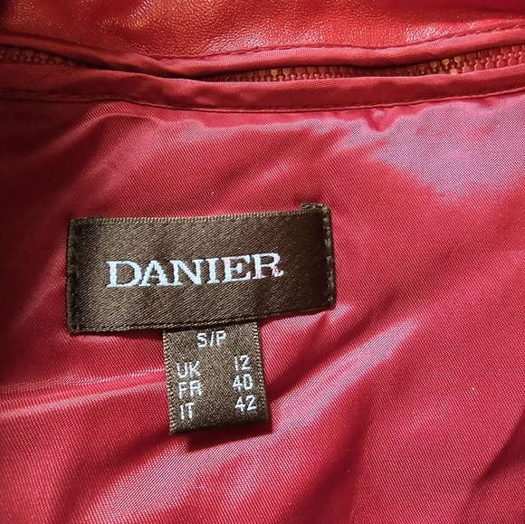 Danier quality longer leather coat with zip out liner - Picture 3 of 5